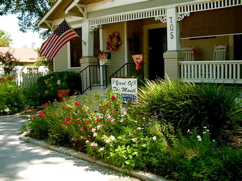 The Brenham House Yard Of The Month For The Brenham House Bed And