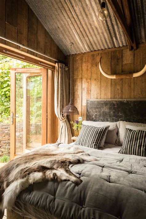 26 Best Rustic Bedroom Decor Ideas And Designs For 2022