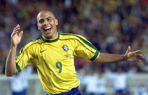 Born 18 september 1976), commonly known as ronaldo, is a brazilian business owner. Gonzalo Higuaín: "Ronaldo Nazario es el mejor delantero en ...
