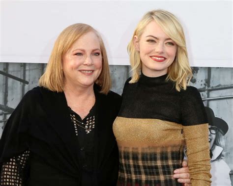 Who Are Emma Stones Parents
