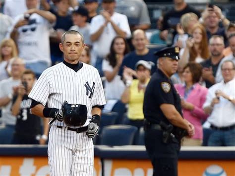 Ichiro Suzuki Gets 4000th Hit Between Mlb And Japan Ichiro Suzuki