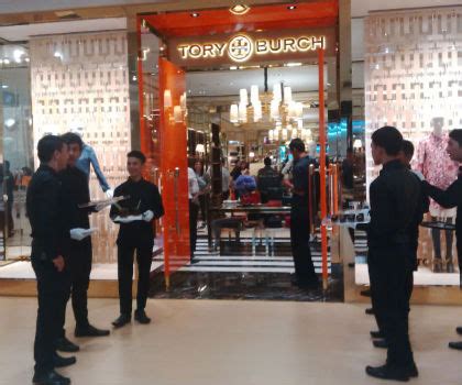 Bella skin care plaza indonesia. Butik Perdana Tory Burch Indonesia Resmi Dibuka di Plaza ...