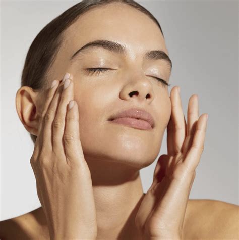 Renew Your Skin With Our Regenerating Organic Lift Facial