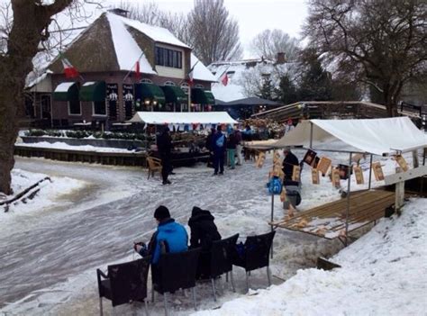 De winter in giethoorn levert idyllische beelden op. Giethoorn 2012/2013 ...Dorpentocht!!! (With images ...