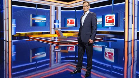 Sportschau is a german sports magazine on broadcaster ard, produced by wdr in cologne. Sportschau Moderatoren : Sportschau-Moderatorin Jessy ...