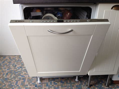 Pourquoi nous faire confiance ? Facade de lave vaisselle encastrable - Table de cuisine