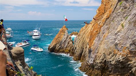 La Quebrada Cliffs In Acapulco Guerrero Expedia
