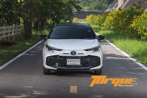 รีวิว ลองขับ Toyota Yaris Hatchback 2023 รุ่น Premium ราคา 679000 บาท