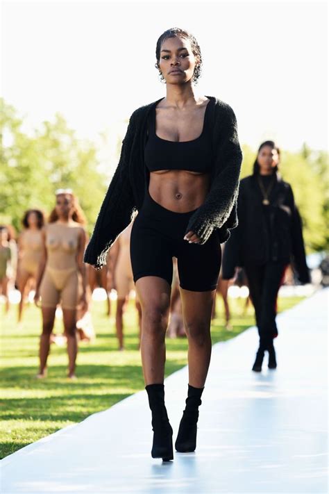 Teyana Taylor Closed A Fashion Week Show With The Fiercest Walk Ever Taylor Outfits Teyana