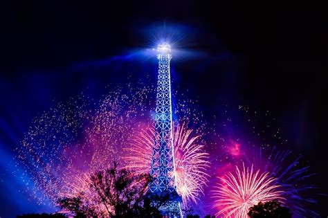 Au Revoir 2021 Bienvenue 2022 New Years Eve In Paris