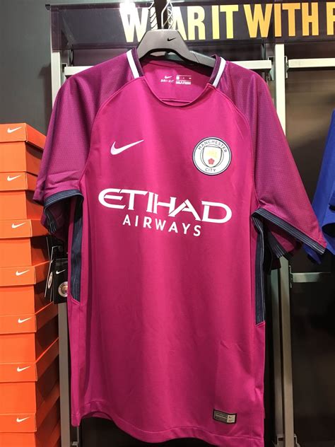 The making of vom neuen trikot 18/19. Man City Home Kit 18/19 : 18/19 home and away kits ...
