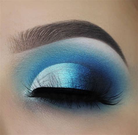 10 Blue Eyeshadow Looks You Should Totally Own This Party Season