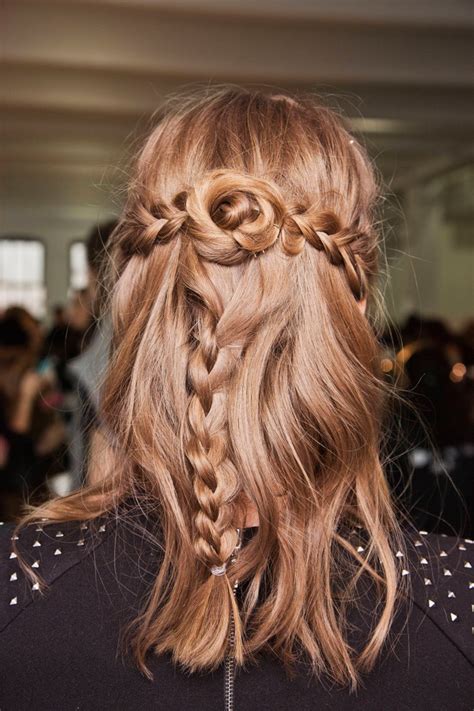 Pretty Hairstyles To Wear At Christmas And Holiday Parties Glamour