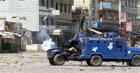 seven including three police officers killed in lyari violence pakistan dawn