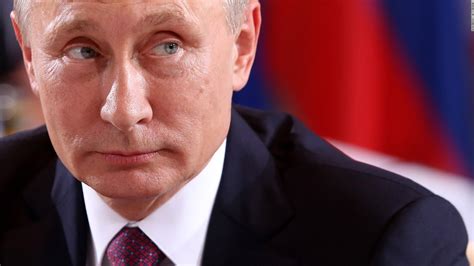Exclusive: Putin is strangling journalism with 'foreign agents' law ...