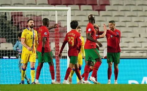 Consulta as estatísticas da carreira (partidas jogadas, golos, cartões / campeonatos, taças e selecção nacional) e o historial das transferências. 7-0. Cristiano y Joao Felix cierran el festín de Portugal ...