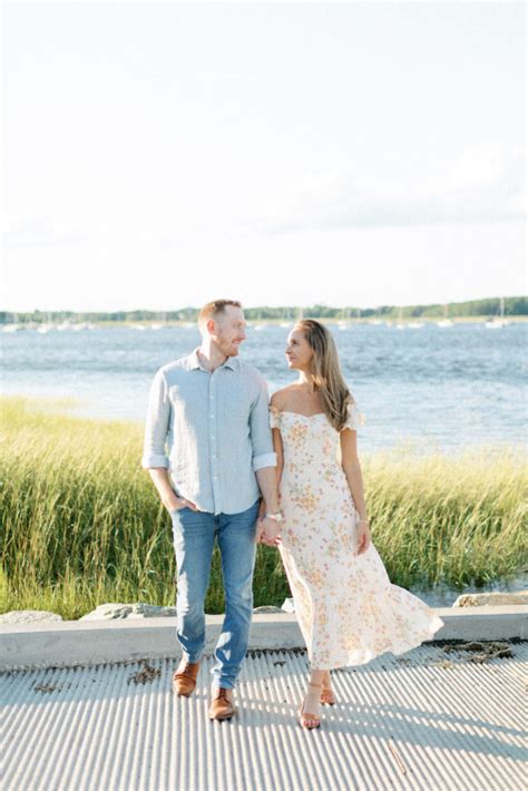 TIPS FOR CHOOSING YOUR ENGAGEMENT SESSION OUTFITS Soo Events Boutique Destination