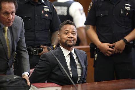 Cuba Gooding Jr Ignored Womans Plea To Not Touch Her Suit Says The