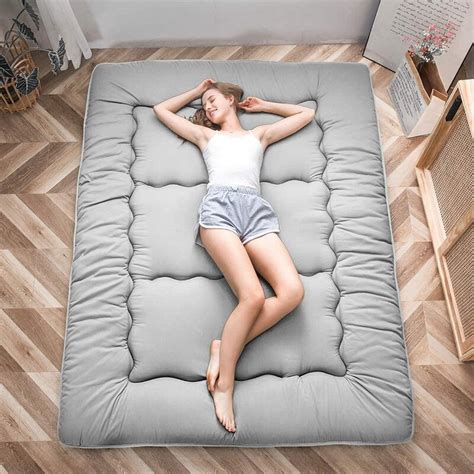 Futon japanese mattress can not only be used to be placed in futon but also can be used in many if you find yourself without a frame, consider putting a mattress on the floor and using it as a bed. Trule Japanese Floor Mattress Futon Mattress, Thicken ...