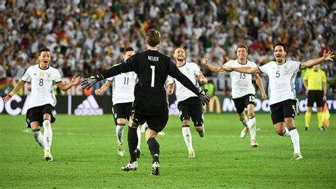 Als gruppenerster direkt für die em 2020 qualifiziert, wird deutschland seine drei gruppenspiele in der münchner allianz arena bestreiten wodurch alle drei. EM 2016 - Deutschland nach Elfmeter-Thriller gegen Italien ...