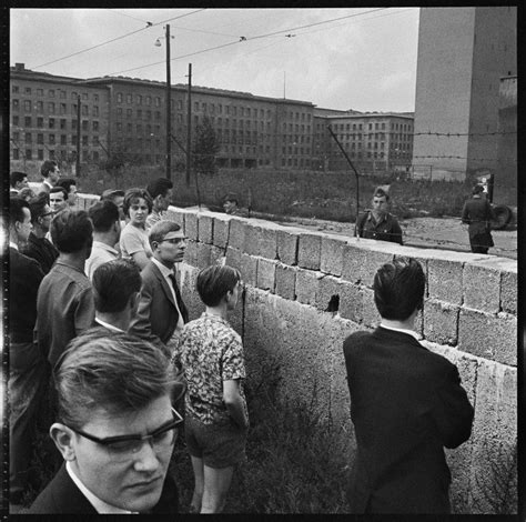 Fall Of The Berlin Wall Goodbye To All That The Lost World Beyond The