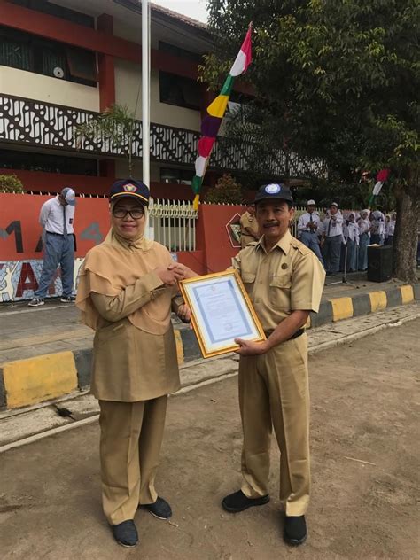 Contoh profil sekolah sma negeri 1 curug yang berdiri sejak sejak memasuki tahun pelajaran 2006/2007dengan bergantian kepala sekolah yang baru sma dengan pertimbangan tersebut kepala sekolah beserta staf telah merasa bahwa sma negeri 1. Kepala Sekolah Berprestasi Tingkat DIY dan Nasional - SMAN ...