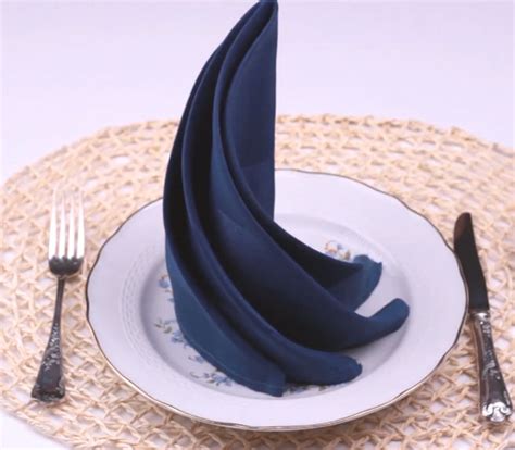 5 Easy Yet Elegant Napkin Folding Ideas To Impress Your Guests
