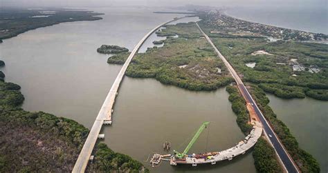 En un medio de transporte ecologico, eficiente,. El viaducto de la Virgen: el puente más largo de Colombia