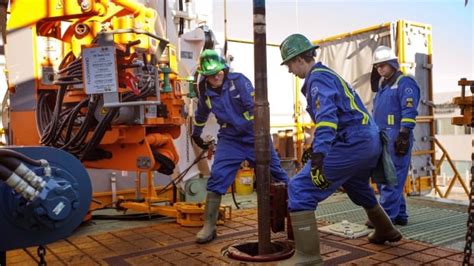 Canada to lose 12,500 oil and gas jobs in 2019, report predicts, mostly ...