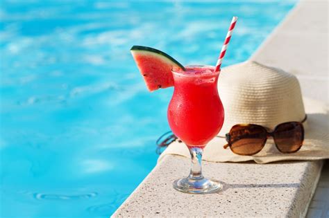 5 Refreshing Poolside Treats For Summer
