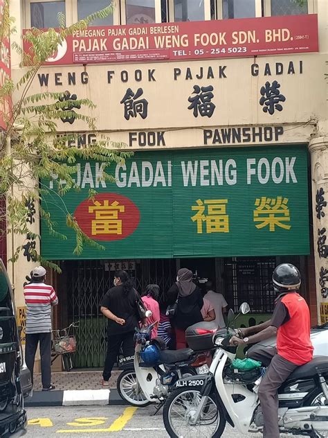 By ruangiklan 4:34 am 0 comentários. "Anak Sakit, Gaji Dah Habis." Foto Makcik 'Cleaner & Orang ...