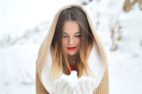 Free Picture Beautiful Girl Portrait Cold Fashion Girl Hair Model