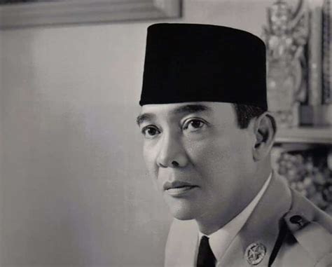 Biografi Ir Soekarno Dalam Bahasa Inggris Artinya Cara Mudah 