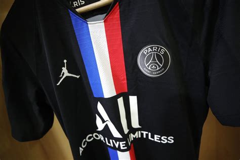 Psg Fourth Kit  Psg Release New Bizarre Fourth Kit With Purple And