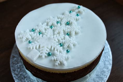 5 out of 5 stars (15,301) $ 8.50. Good Food, Shared: Some Simple Christmas Cake Decorating Ideas