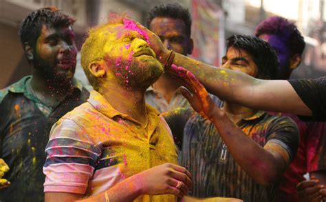 PHOTOS Holi Here S A Glimpse Of How The Festival Of Colours Is Being Celebrated Across