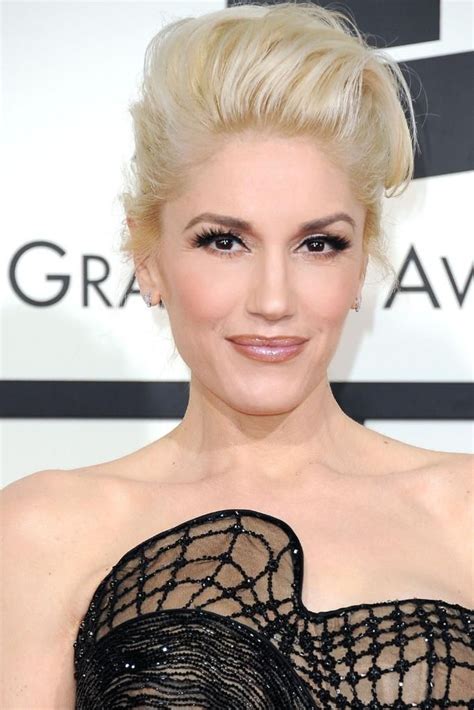 Harper S Bazaar On Twitter Gwen Stefani Hair Gwen Stefani Makeup Beauty