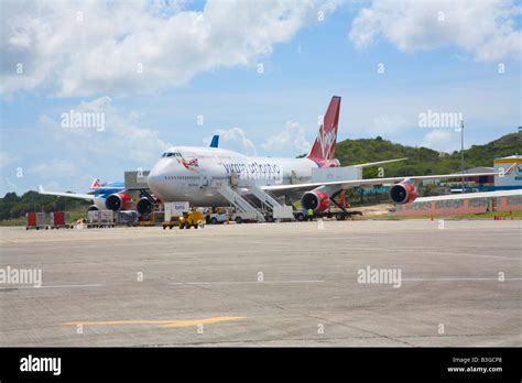 Virgin Atlantic 747 At Antigua Airport Stock Photo 19415600 Alamy