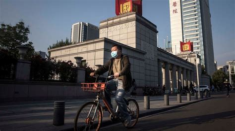 Life After Lockdown How China Went Back To Work Bbc Worklife