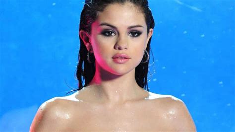 Selena Gomez Elle Pose Nue Pour Son Nouvel Album Trace FR