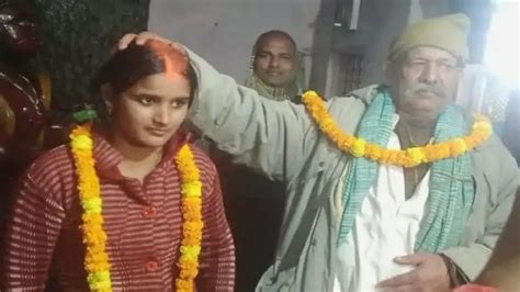 गोरखपुर न्यूज़ 70 साल के बुजुर्ग ससुर ने 28 साल की बहू से रचाई दूसरी शादी वायरल न्यूज़