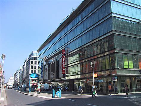 Reisebank ag, berlin, bahnhof friedrichstraße. Berlin Friedrichstraße - Shopping - Tipps und Infos