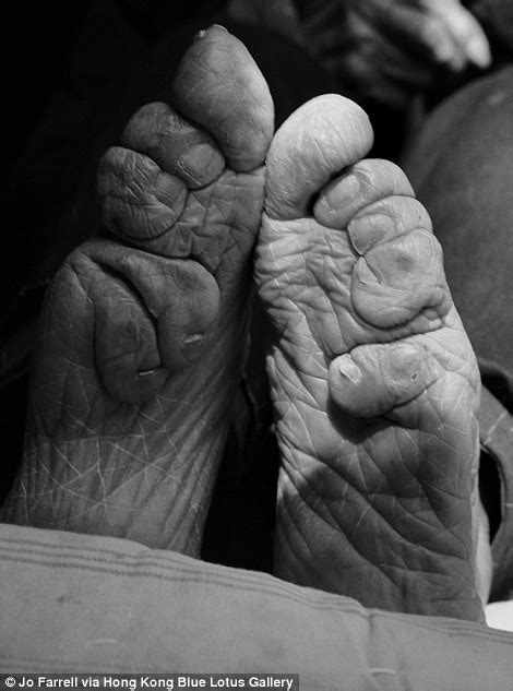 Chinese Grandmothers Uncover Their Deformed Lotus Feet Daily Mail
