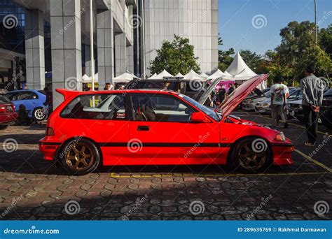 Red Honda Civic Si Ef Hatchback On The Car Modification Show Editorial