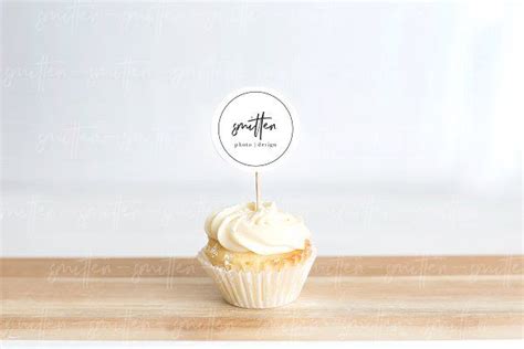 Download Cupcake Dessert Label Mockup PSD Mockup in 2020 | Mockup ...