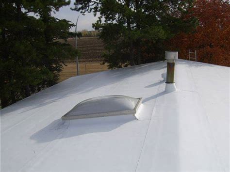 Most people think sealing the roof corrugated metal roof: Rubber Roofing Roof Mobile Home - Get in The Trailer