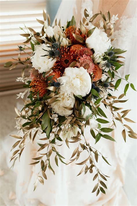 Pin By Becky Hunter Lewis On Bridal Bouquet In 2020 Fall Wedding