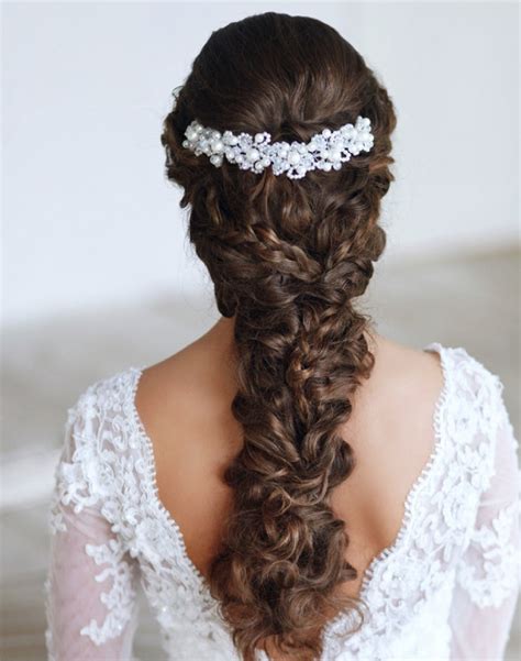 A wide variety of braided wedding hair options are available to you, such as shape\pattern, main stone, and jewelry main material. 6 Bridal Hairstyle Tips for Your Big day