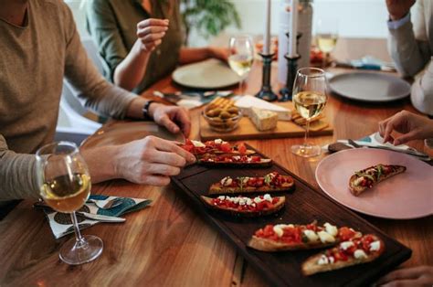Check out our felpa per happy hour selection for the very best in unique or custom, handmade pieces from our shops. Happy hour, aperitivo in casa: ricette e idee | Ricette ...