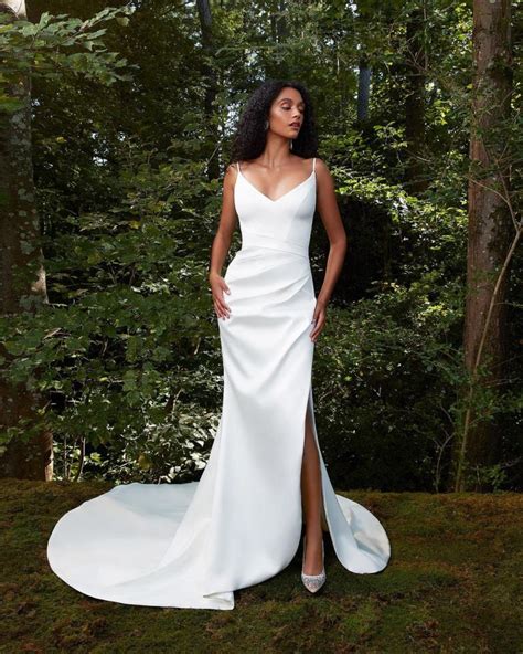 10 Elegant Wedding Dress Trends For 2021 ~ Mag Grand